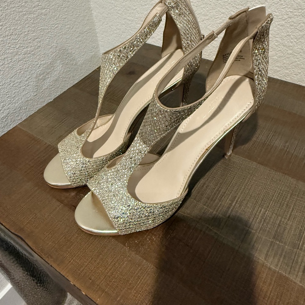 David’s Bridal Pumps -Elegant Gold Women's Heels (worn only 1 hour!)